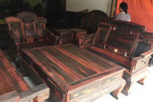 老挝大红酸枝步步高升沙发鉴定