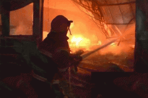 湖南益阳一木材厂突发大火，暂无人员伤亡
