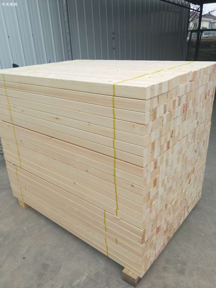 建筑工程上的松木方起什么作用？