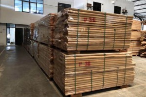 印尼桃花芯木板材商品价格图2