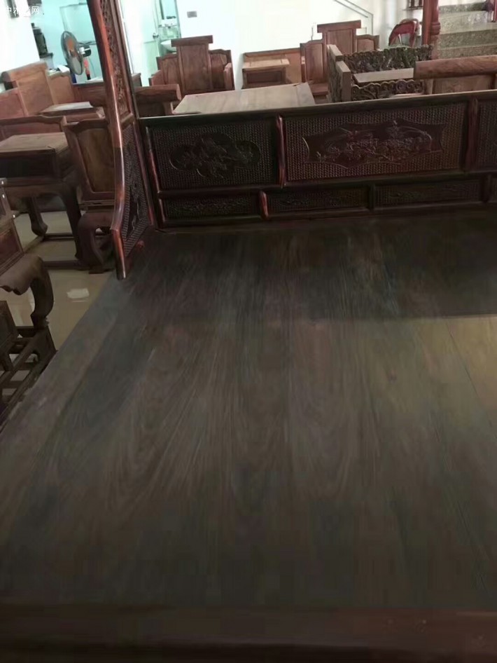 老挝大红酸枝雕花架子床,富贵名家,传世之作，交趾黄檀雕花大床产品