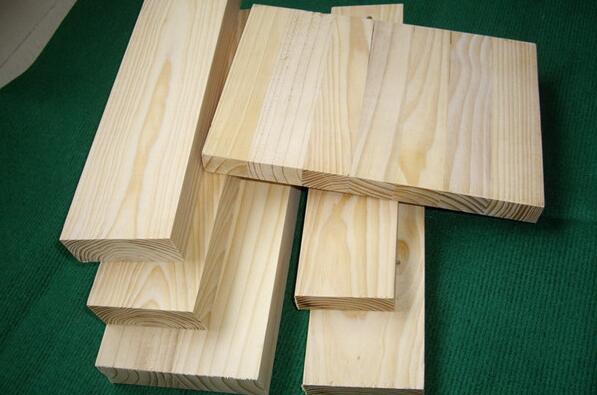 橡胶木板材属于一般性家具用材