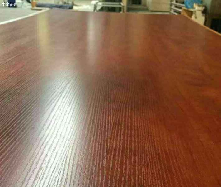 杨桉多层板的板皮以杨木和桉木混合使用的