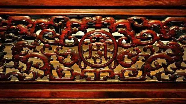 红木家具作为古代独特审美观和精巧手工艺的产物