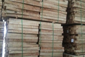 东莞市兴富林木业长期供应优质国产橡胶木方条图2
