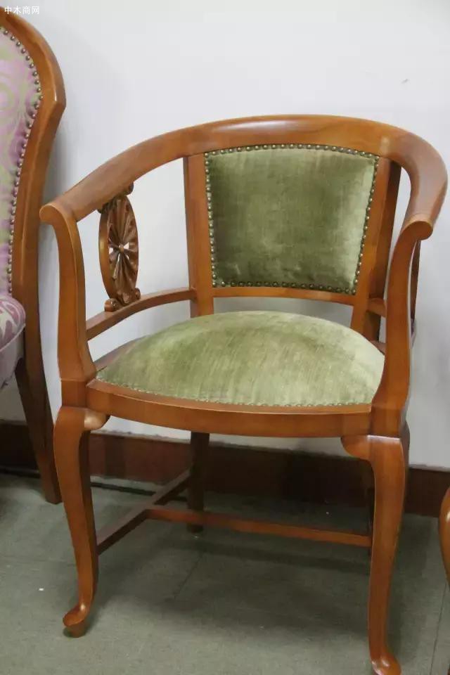 杨木圈椅