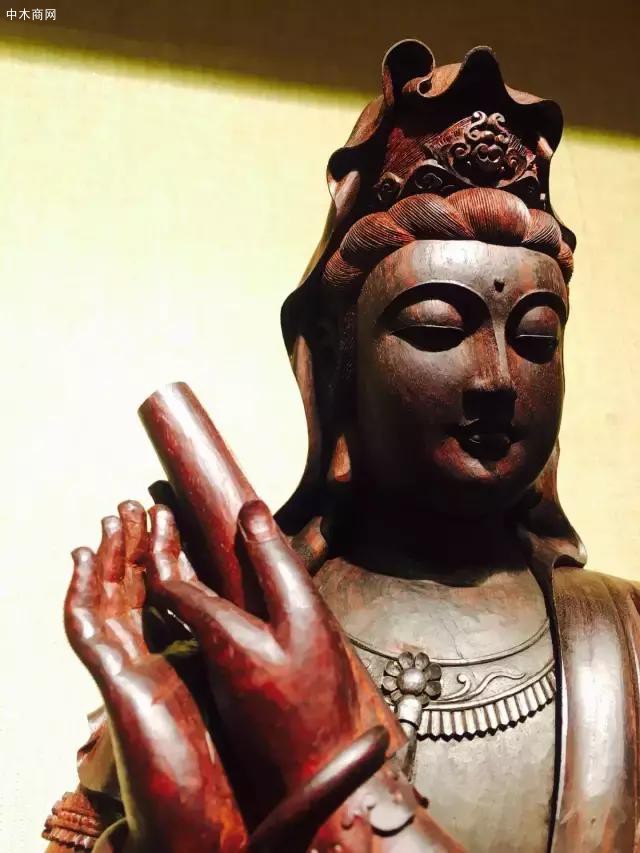 清刀法目前在紫檀雕刻