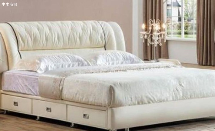 一般来说现在市面上卖的床一般就是双人床和单人床了