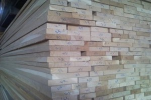 俄罗斯橡木板材加工厂直供