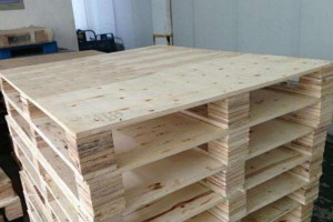连云港多层板木托盘 木托盘 机械包装 钢带箱