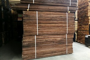 美国黑胡桃木板材厂家批发价格