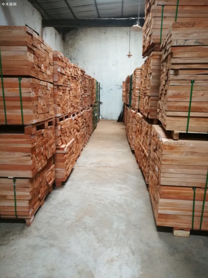 正宗印尼柚木板材林场直销