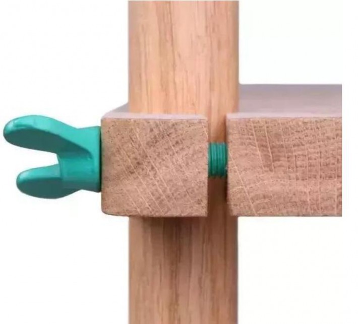 下面中木商网陈昌文就从木材干缩产生的原因以及解决措施了解一下木材的干缩性