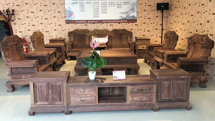 老挝红酸枝沙发价格：28万左右