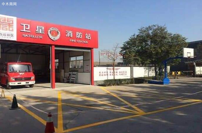 陕西省榆林市木料厂木材突发火灾 卫星消防站成功处置