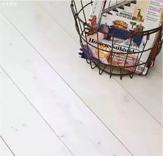 一般来说北方家庭用复合地板的比较多