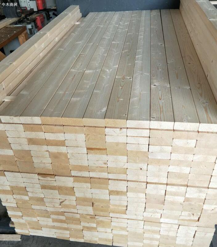  郑州新密市林业局对调入木材严把复检关
