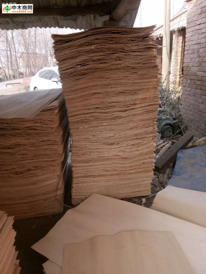 杨木三拼优点有哪些及价格多少钱一张杨木单板是消耗大量劳动力的产品