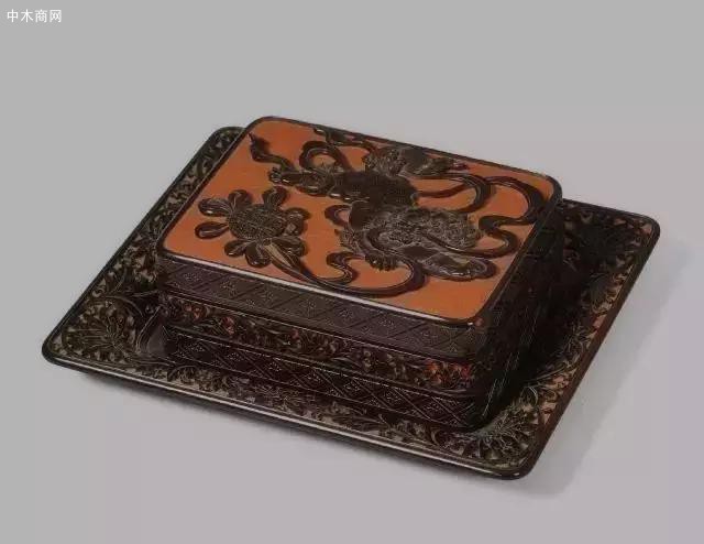 清中期 雕漆狮子香盒香