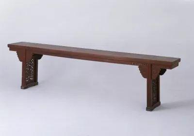 黄花梨卷草纹展腿方桌