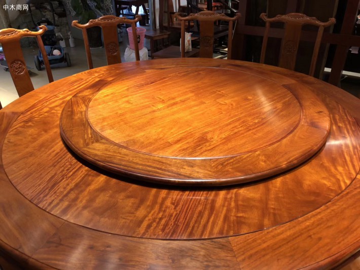 精美缅甸花梨红木家具餐桌