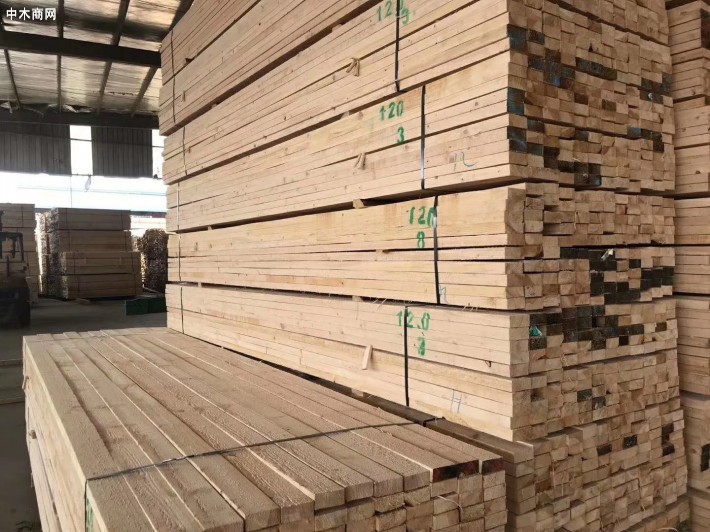 松木板材：宽度尺寸为厚度尺寸2倍以上