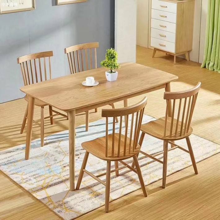 家具的所有用料都是实木，包括桌面