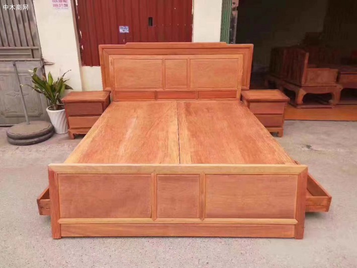 最新款现代红木家具红木大床多少钱