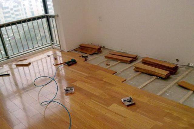 实木地板的安装需要打龙骨