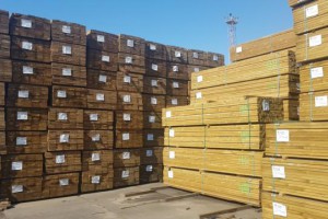 原产欧洲高品质松木板材现货大量供应