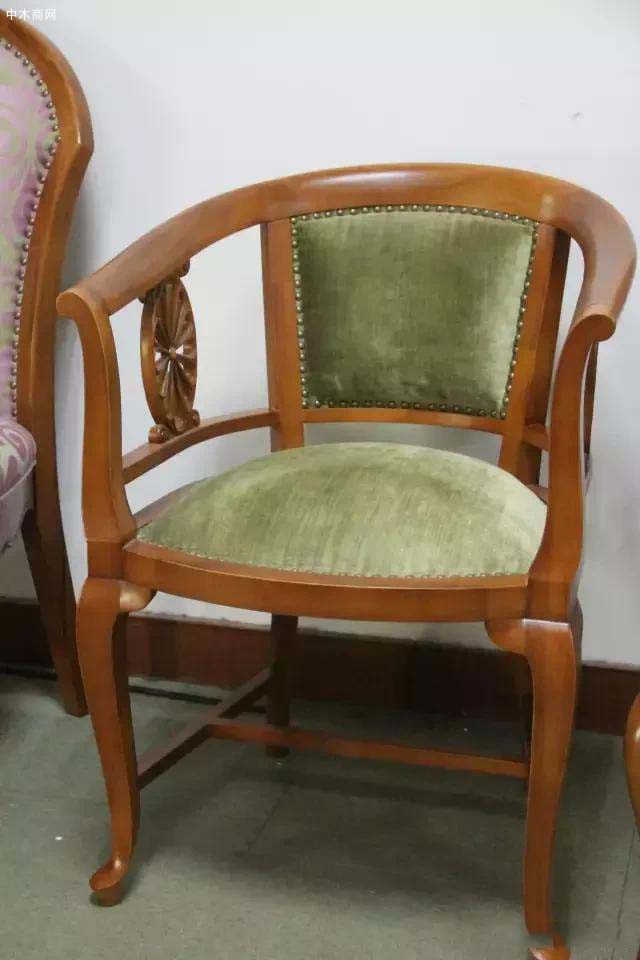 杨木椅子图片