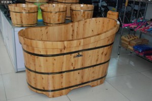 木质浴桶应该怎么选购？木质浴桶的尺寸一般是多少