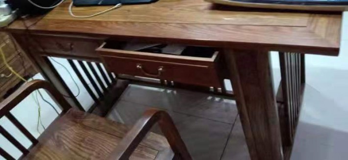 刺猬紫檀现代风格书桌椅子厂家