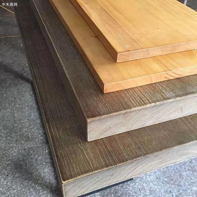 实木家具里还有一种叫“板木结合”的