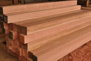 正考虑投资中爪哇的中国木材企业家多达200名