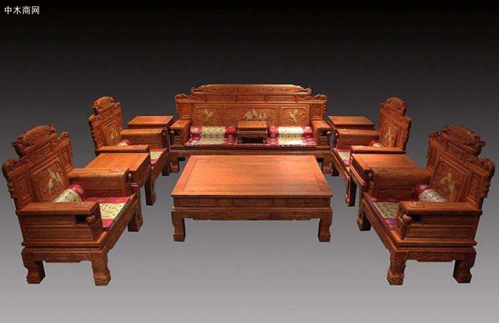 一吨红木材料只能做出来600斤红木家具