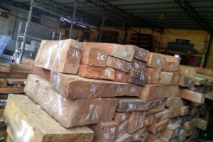 一吨红木材料能做出来多少红木家具？