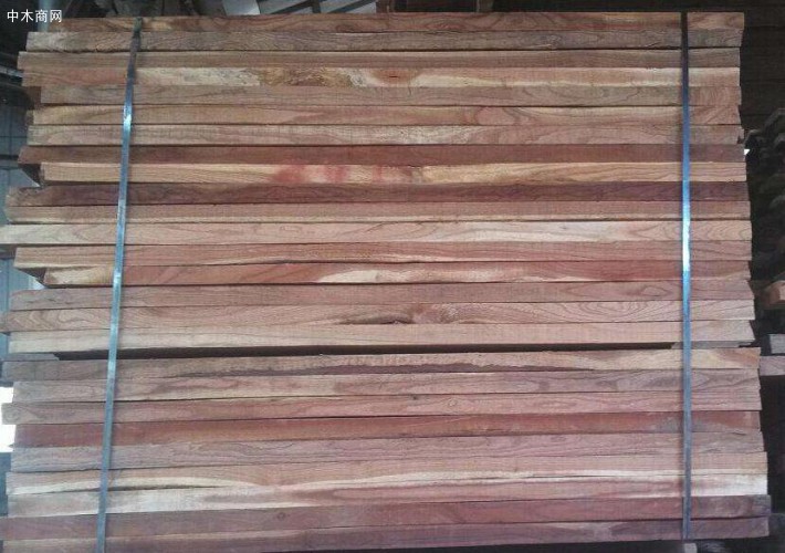 红椿木烘干板材，香椿木板材中木纹最美丽的是血椿木板材视频厂家