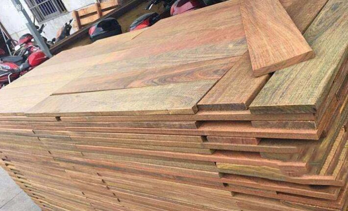 重蚁木印尼菠萝格地板料150*40*3000供应