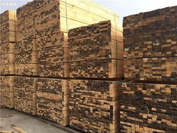 青岛木材加工厂家直销辐射松建筑跳板,辐射松防腐木