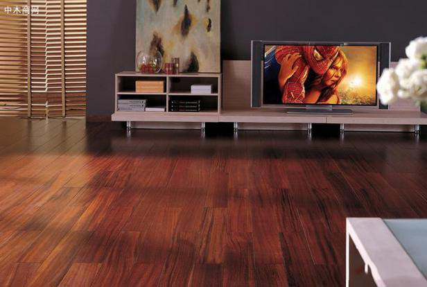 实木地板和实木复合地板的性能方面
