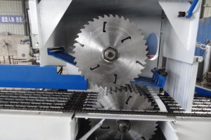 D20-圆木推方锯-3厂家热销产品大量供应圆木多片锯机,一次开多片,变频自动控制