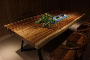 精品小斑马大板桌,实木大板桌长期供应