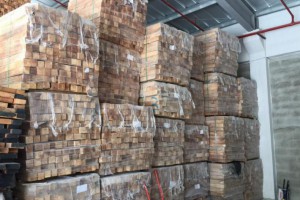 一手货源马来西亚橡胶木方,橡胶木板材大量批发