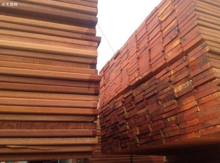 进口高档印尼菠萝格防腐木板材生产厂家