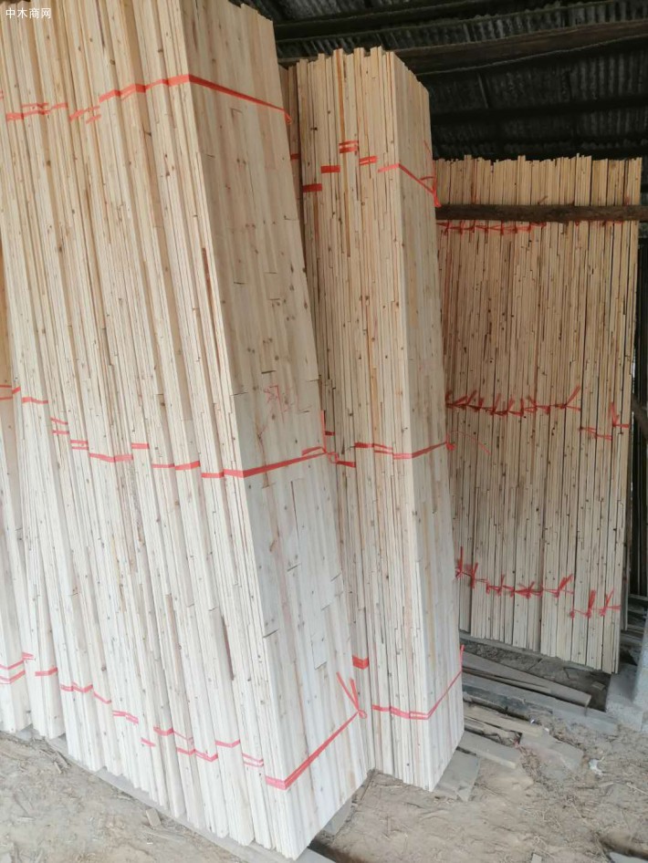 桂林保利木材加工厂香杉木拼板板芯料高清图片