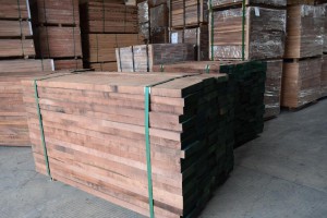 上海红虹木业美国黑胡桃,红橡木,白橡木板材高清图片