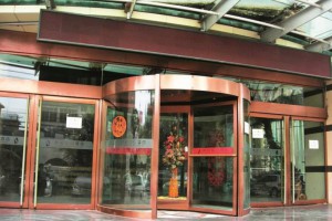 优质酒店大门 玻璃门地弹推拉门自动感应门厂家放血批发