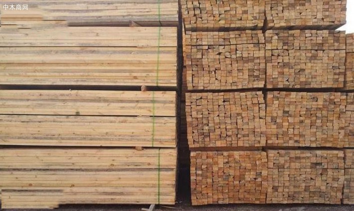 厂家直销各种规格松木板材,防腐木大量批发