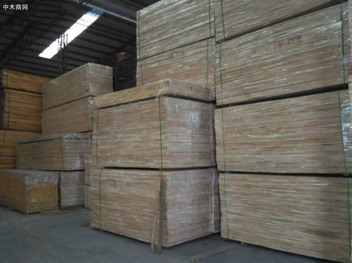 大量批发楸木自然板指接板,各种尺寸规格家具板材图片